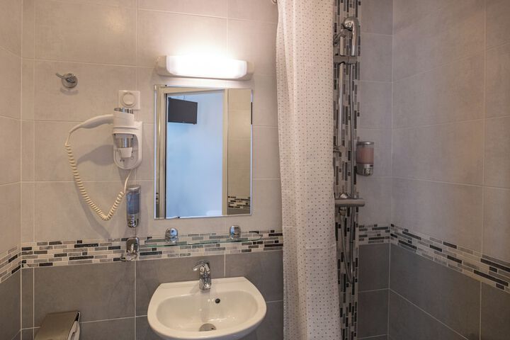 Room 19 of 27