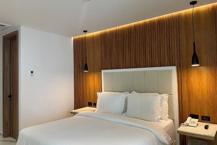 Room 10 of 27