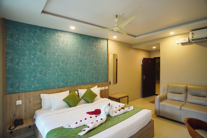 Room 4 of 19