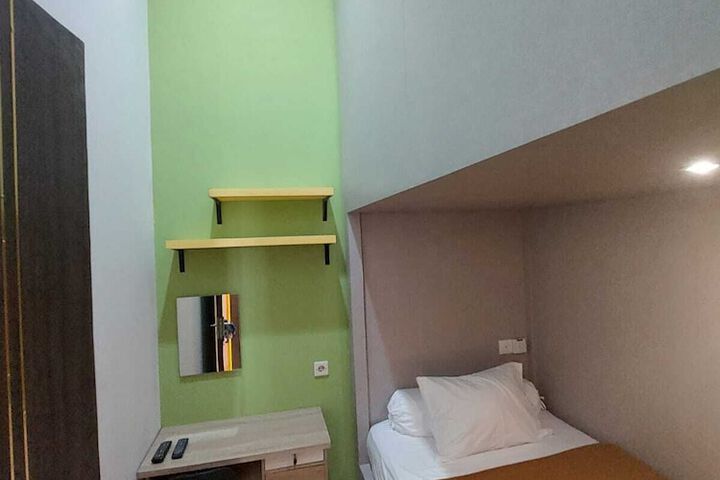 Room 3 of 17