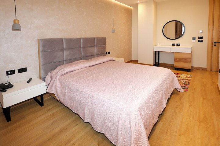 Room 8 of 35