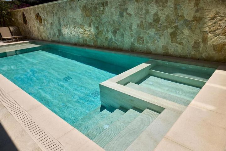 Pool 43 of 67