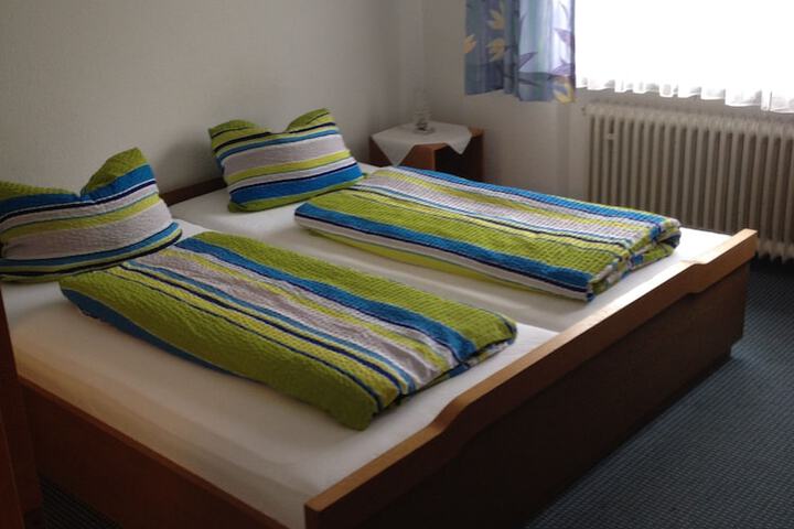Room 12 of 32