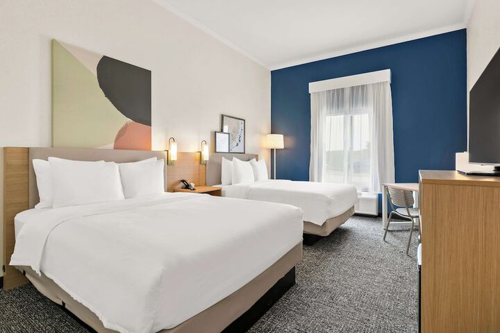 2 Queen Beds (6 of 14)