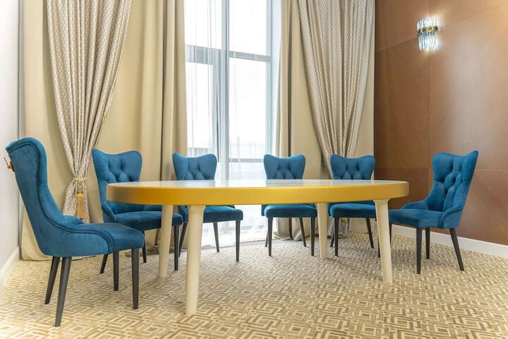 Room 37 of 102