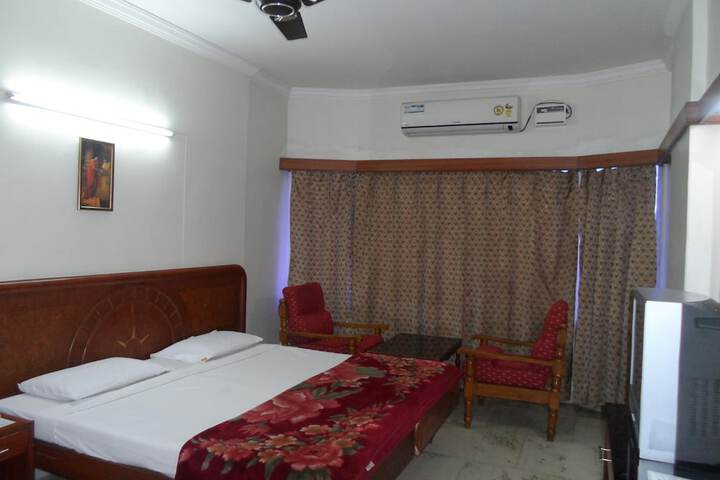 Room 30 of 66