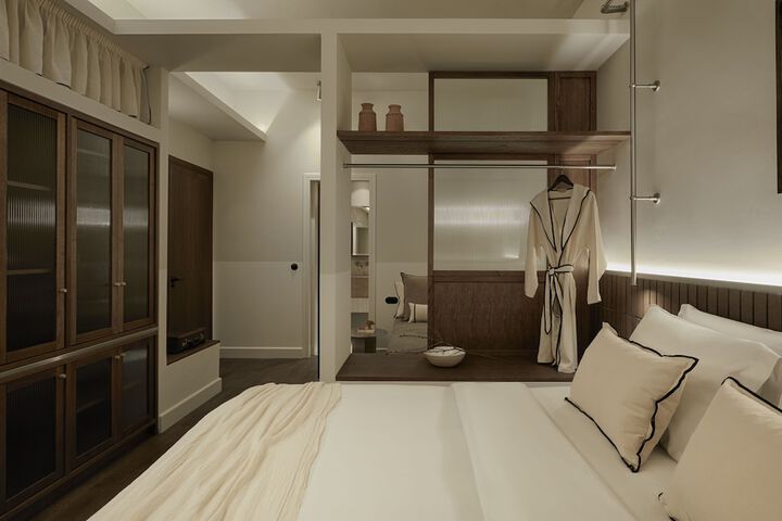 Room 15 of 51