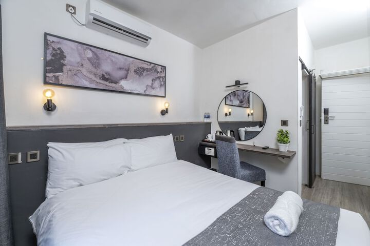 Room 5 of 42