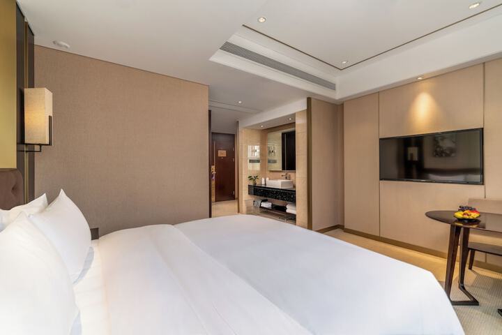 Room 25 of 49
