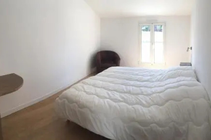Room 4 of 4