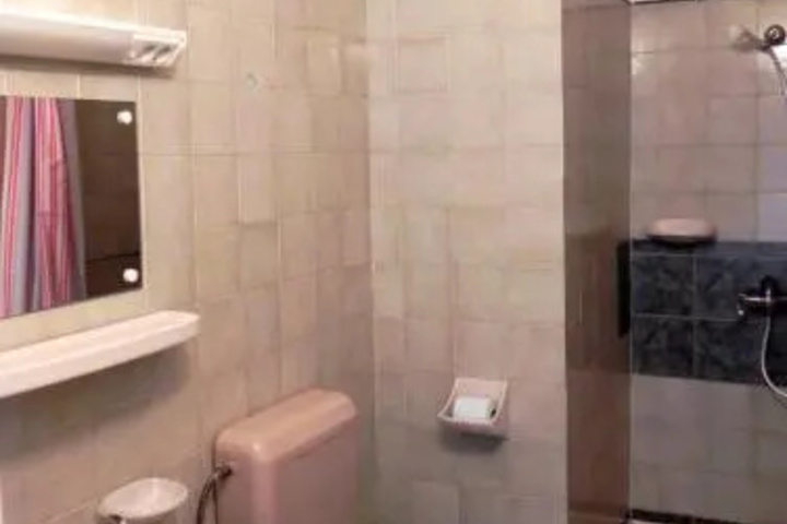Room 9 of 22