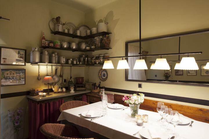 Dining 54 of 88