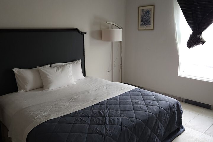 Room 2 of 36