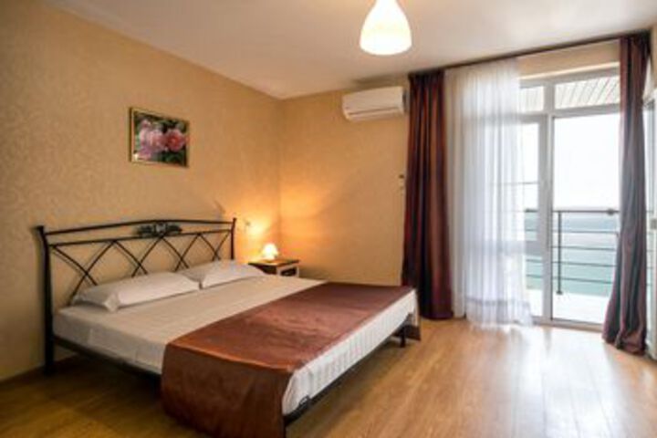 Room 84 of 176