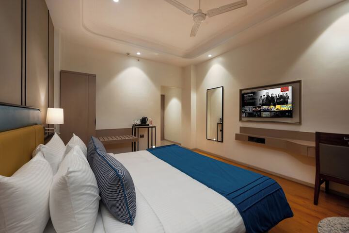 Room 12 of 52