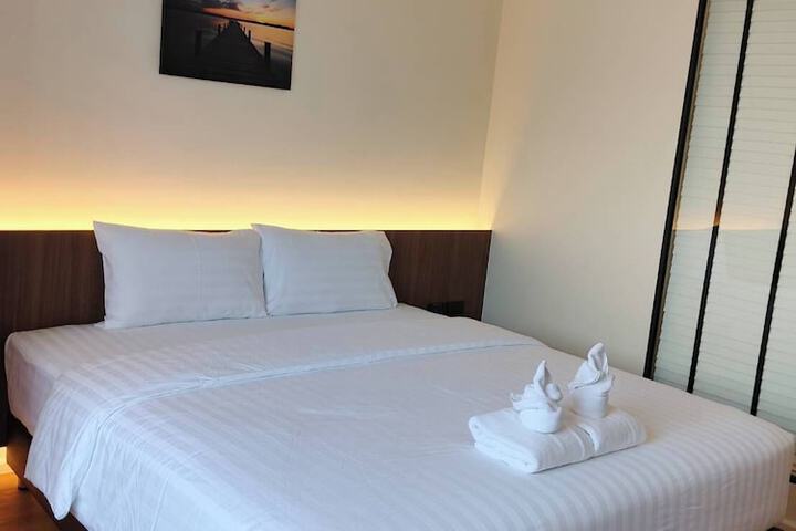 Room 3 of 38