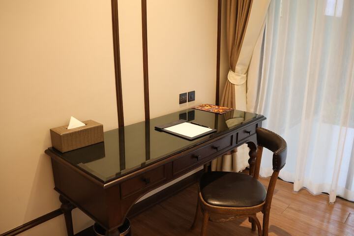 Room 44 of 184