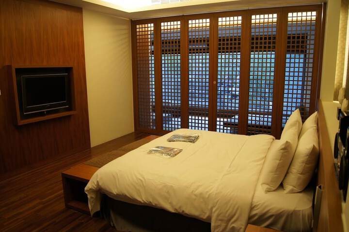Room 6 of 58