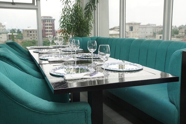 Dining 26 of 31