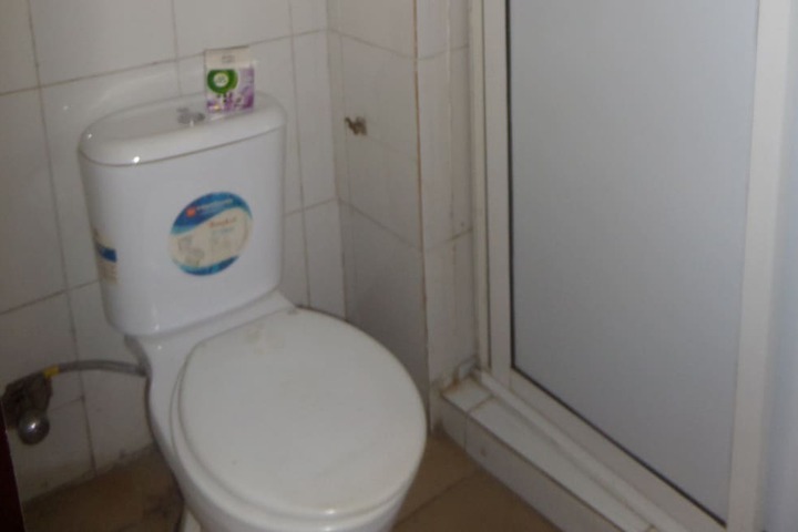 Room 13 of 16