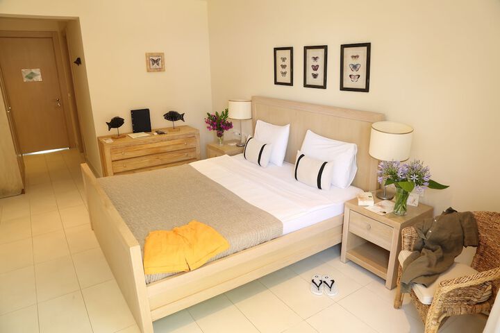 Room 5 of 87