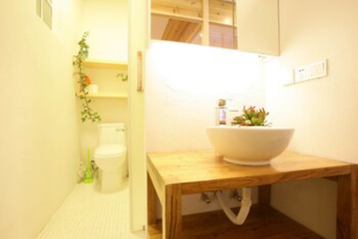 Room 2 of 37