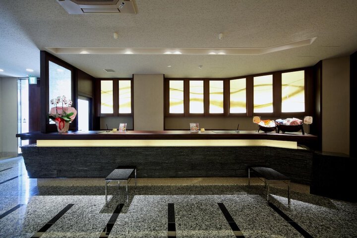 Entrance & Lobby