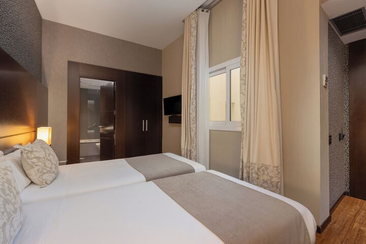 Room 14 of 94