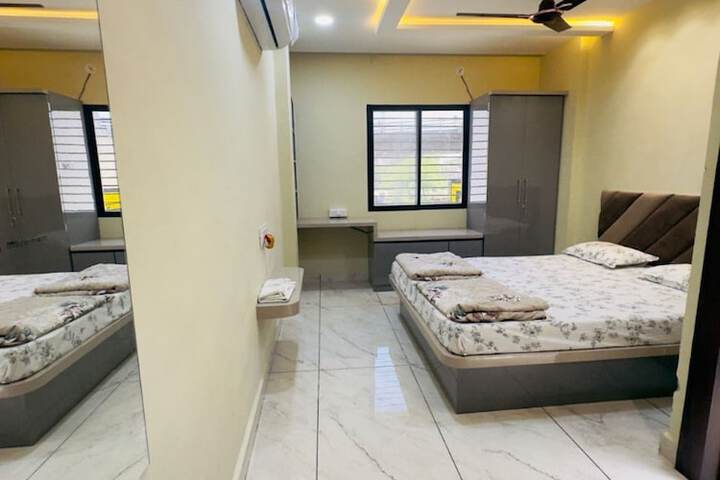 Room 5 of 7