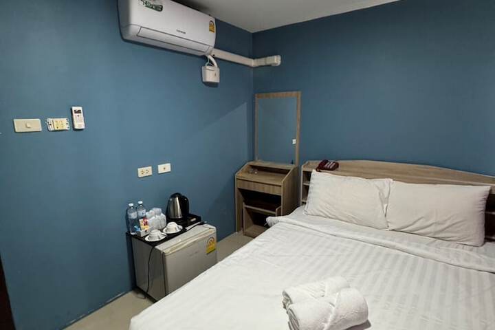 Room 6 of 27