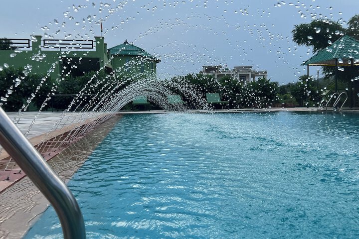 Pool 25 of 77
