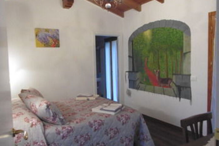 Room 12 of 28