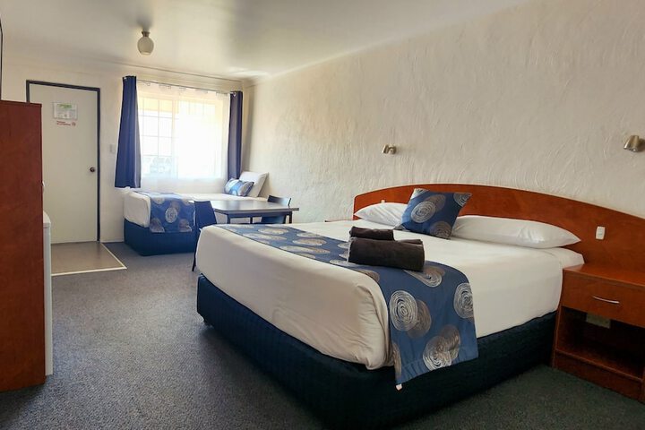 Room 8 of 38