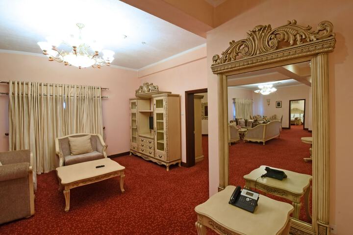 Room 16 of 66