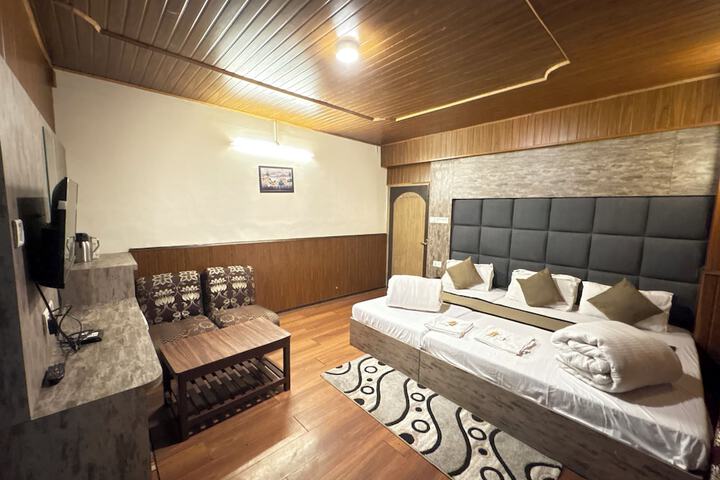 Room 18 of 40