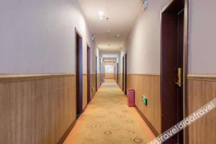 Hotel Interior 10 of 23