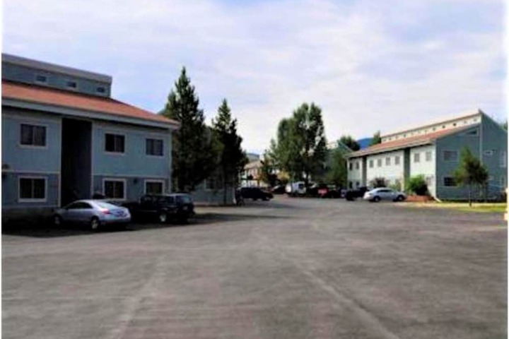 Property Grounds 33 of 41