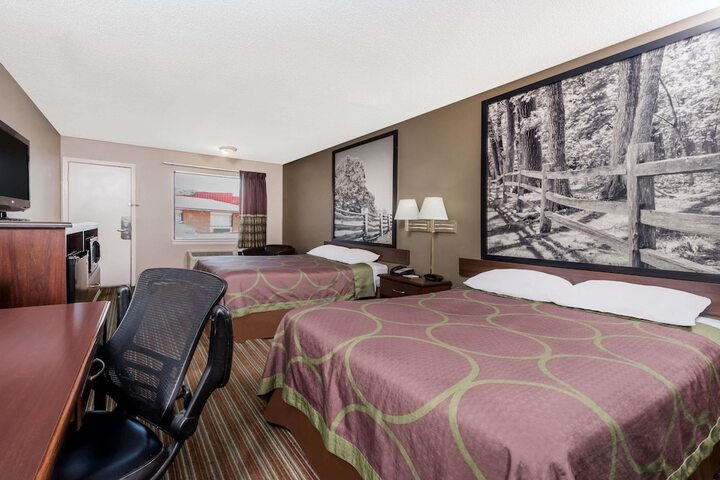 2 Double Beds (6 of 11)