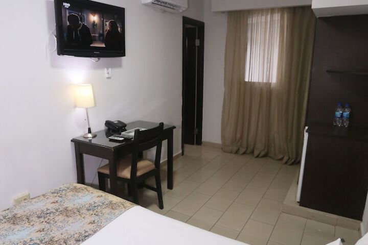 Room 26 of 103