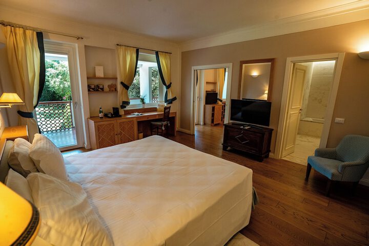 Room 34 of 146
