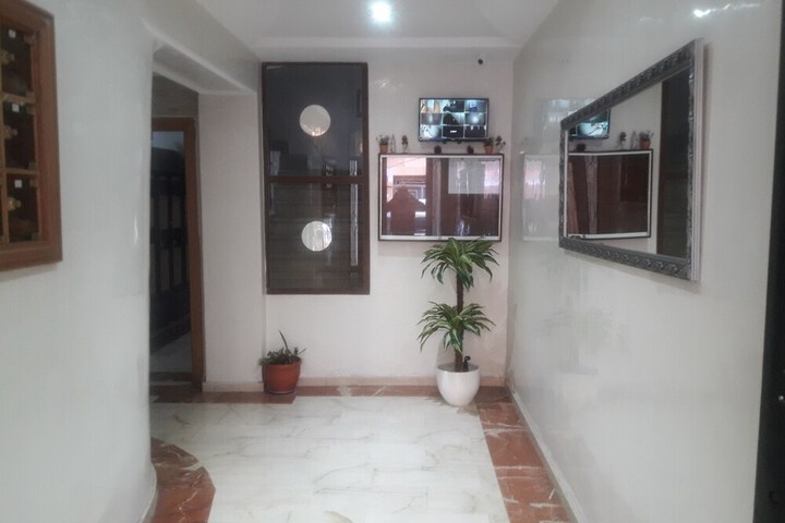 Ballroom/Hall 9 of 12