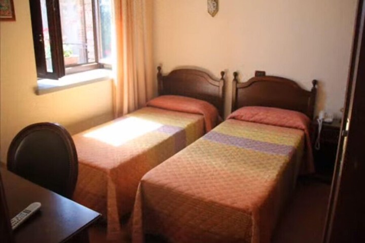 Room 15 of 29