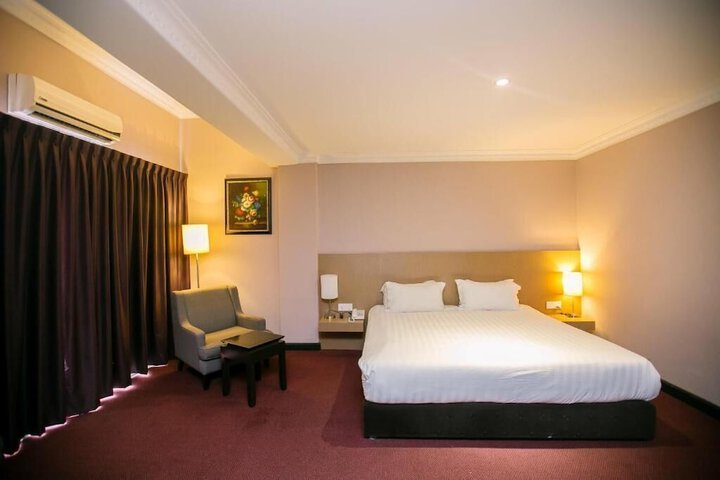 Room 37 of 75