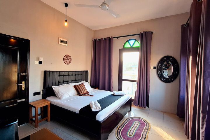 Room 17 of 32