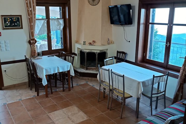 Room 6 of 30