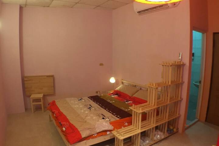 Room 7 of 16