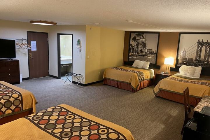 Room 21 of 33