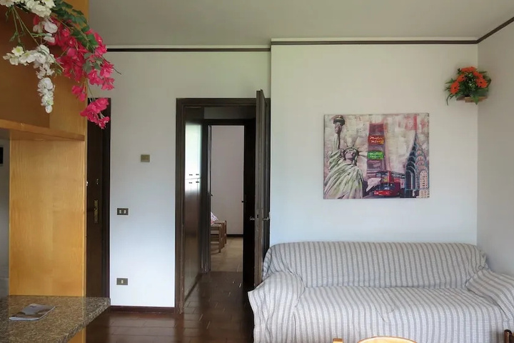 Room 3 of 17
