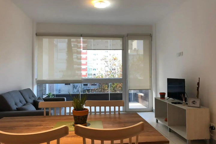 Room 4 of 17