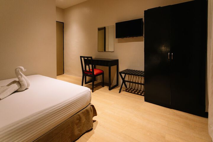 Room 44 of 158
